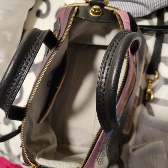 EUC Coach 1941 Shuffle Satchel - Picture 3 of 12